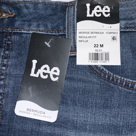 Lee size 22 dark blue “Influx” mid-rise 9” inseam regular fit cuffed jean shorts - Picture 10 of 12